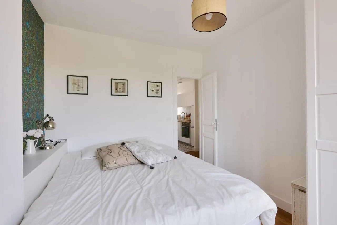 Charming Apartment With Balcony For 2 Paris France