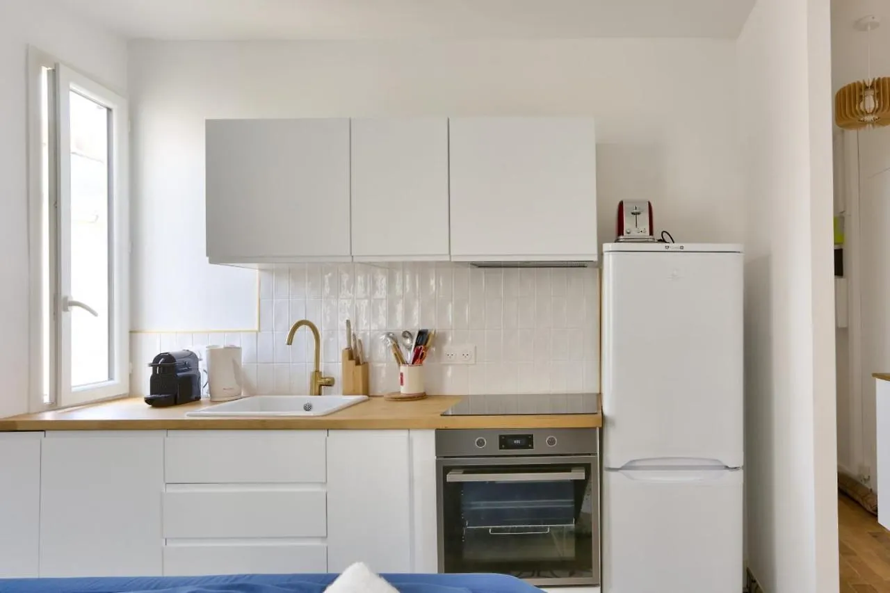 Charming Apartment With Balcony For 2 Paris 0*,  France
