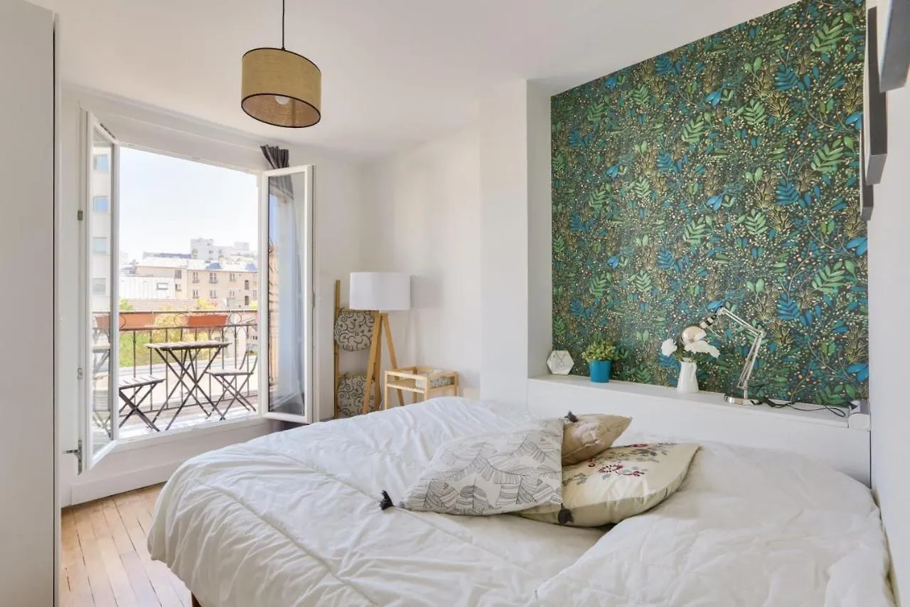 Charming Apartment With Balcony For 2 Paris
