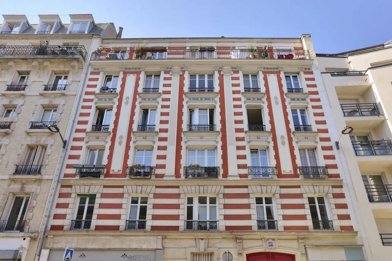 Charming Apartment With Balcony For 2 Paris